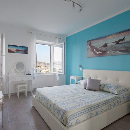 Fezzano / Portovenere Stilish Double Rooms With Sea View, Balcony Or Small Courtyard Экстерьер фото