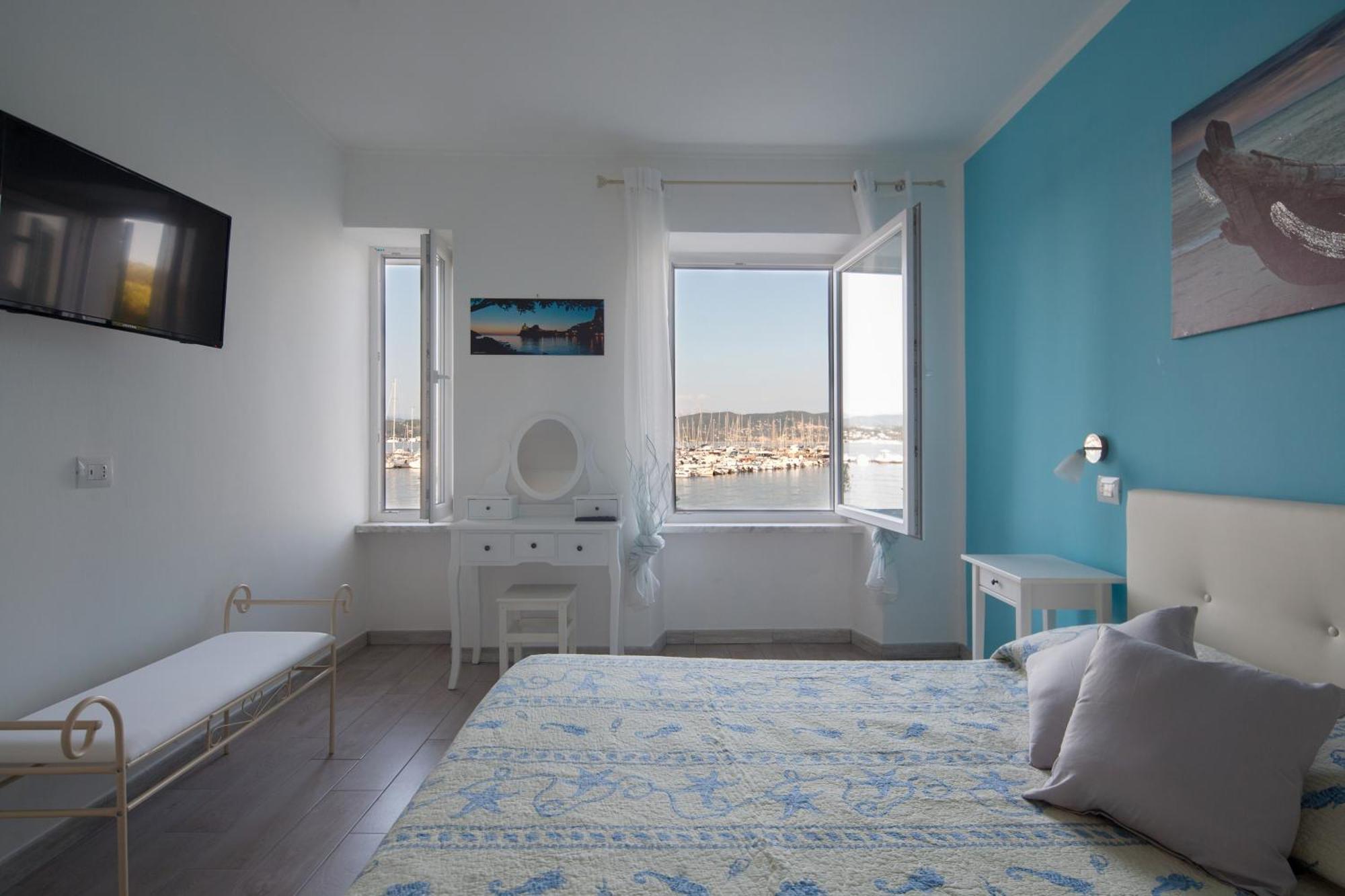 Fezzano / Portovenere Stilish Double Rooms With Sea View, Balcony Or Small Courtyard Экстерьер фото